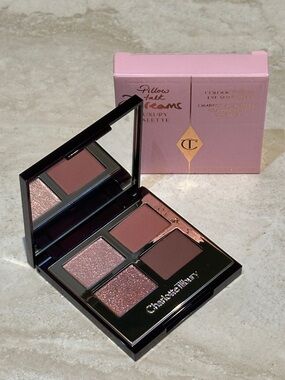 Host Pick 🎉Charlotte Tilbury Pillow Talk Dreams Luxury Eyeshadow Palette